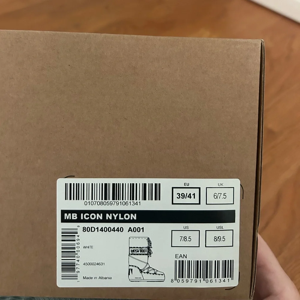 Never Worn Brand New with Tags - Moon Boots in Original Packaging! - Picture 8 of 8